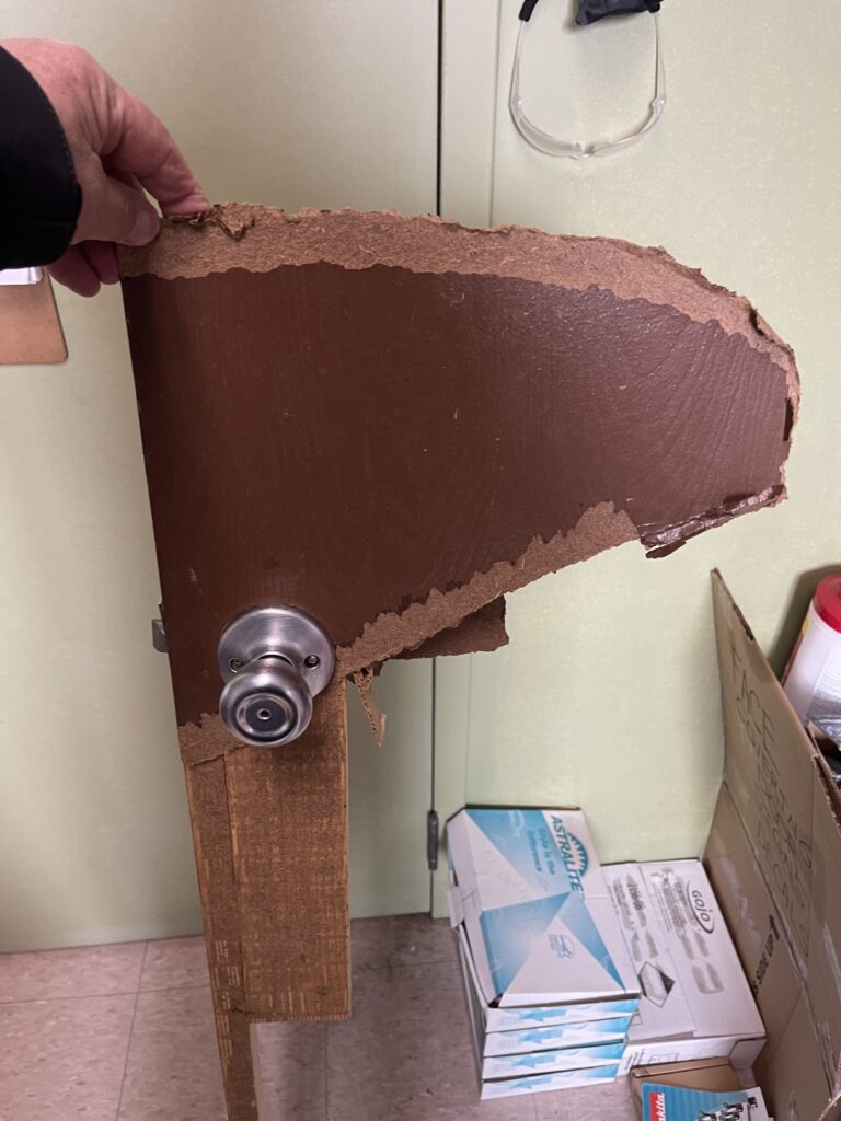 I guess the resident of this apartment couldn't find their privacy set release tool...this reminds of the stuff my brothers and I did as kids (yes, we were menaces).