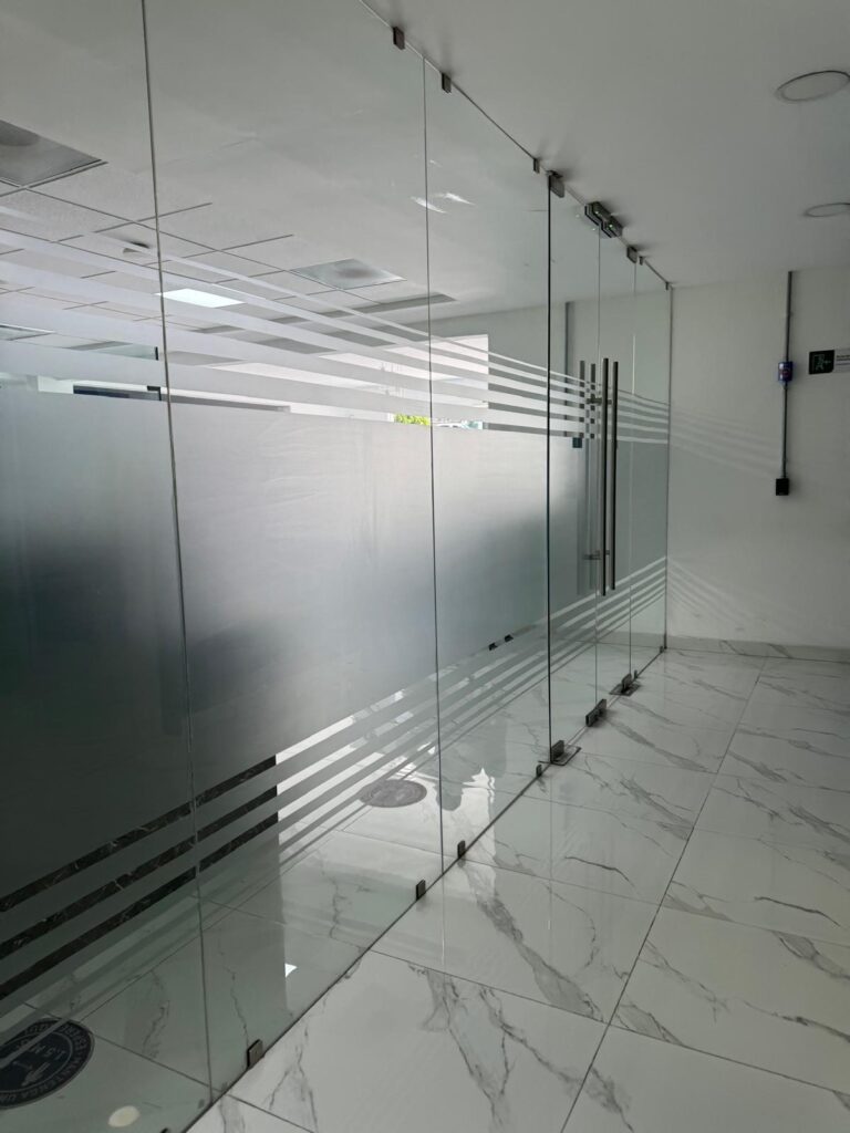 Today's Wordless Wednesday post is definitely not wordless, it includes an explanation of why these hospital doors would not be compliant with the US model codes (the hospital is in Mexico).