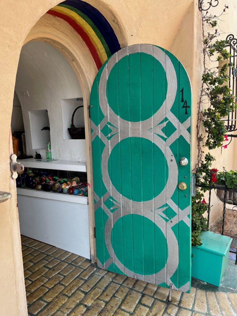 Along with the beautiful art in the galleries at the Spanish Village Art Center, I was fixated on the doors (big surprise, right?!), which had SO MANY Fixed-it Friday fixes.