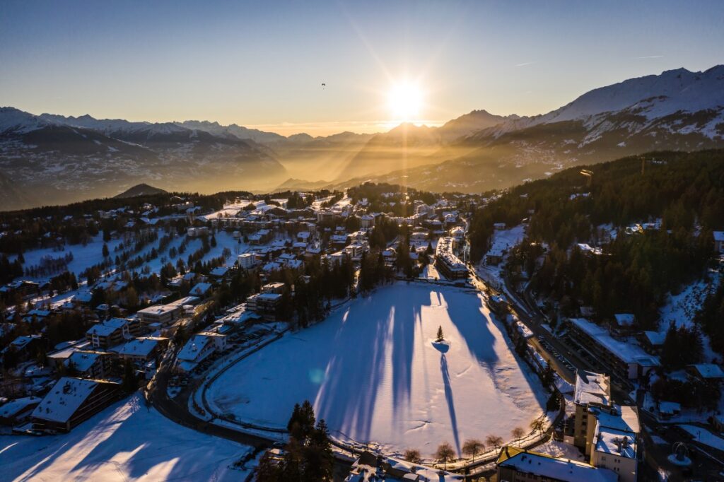 Most of you have probably already read about the nightclub fire that occurred last week in Crans-Montana, Switzerland.  Early investigations show similarities with other past tragedies.