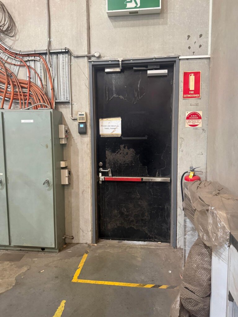 I saw today's Wordless Wednesday photo on the Crap Locksmithing Facebook page, and I'm still wondering what is happening here.  Any ideas?